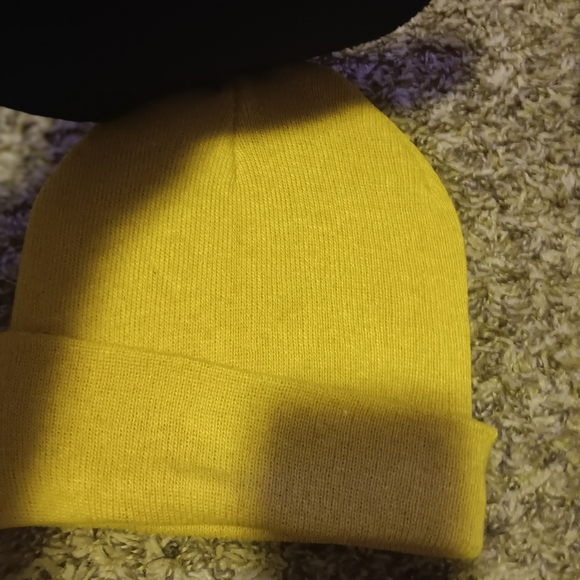 🆑️ NWT 2 Pack  Beanies - Picture 3 of 3